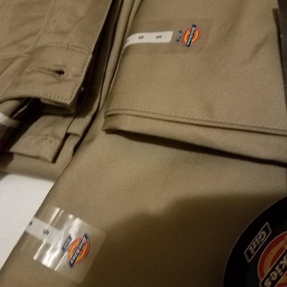 Classic Dickies - Picture 3 of 3